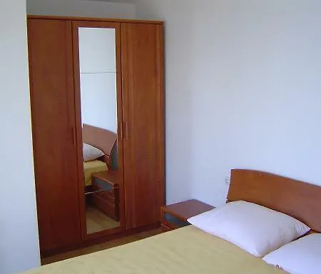 Lovric * Primošten