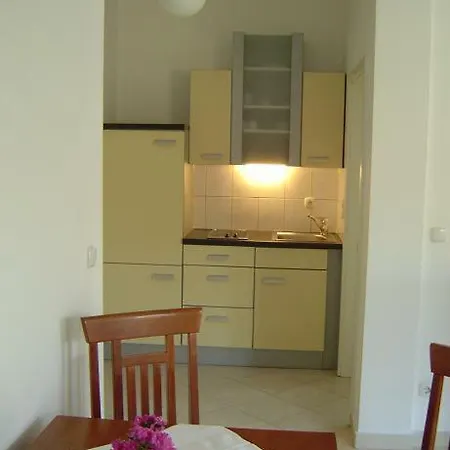 Apartament Lovric *